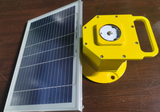 Polikarbonat Gövde LED Heliport Lambası Güneş Enerjili Taksi Yolu Lambaları FATO